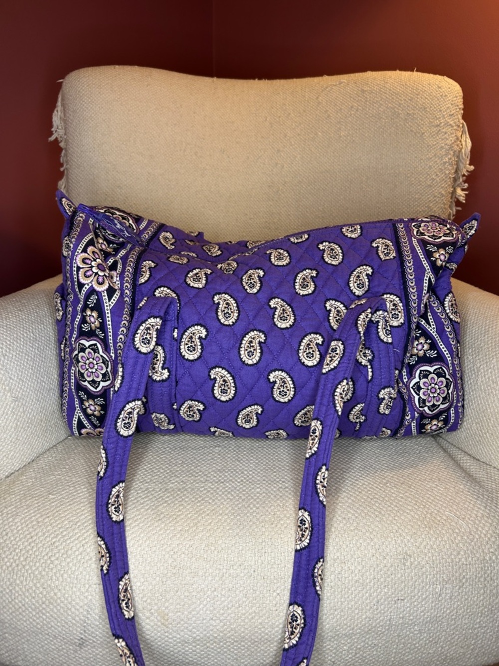 Vera Bradley Simply Violet, Quilted medium duffle bag. EUC